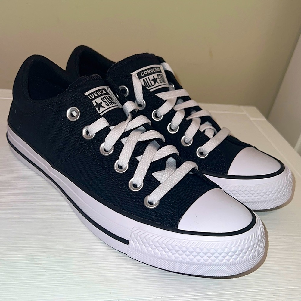 Women's Chuck Taylor All Star Madison Low Top Sneaker